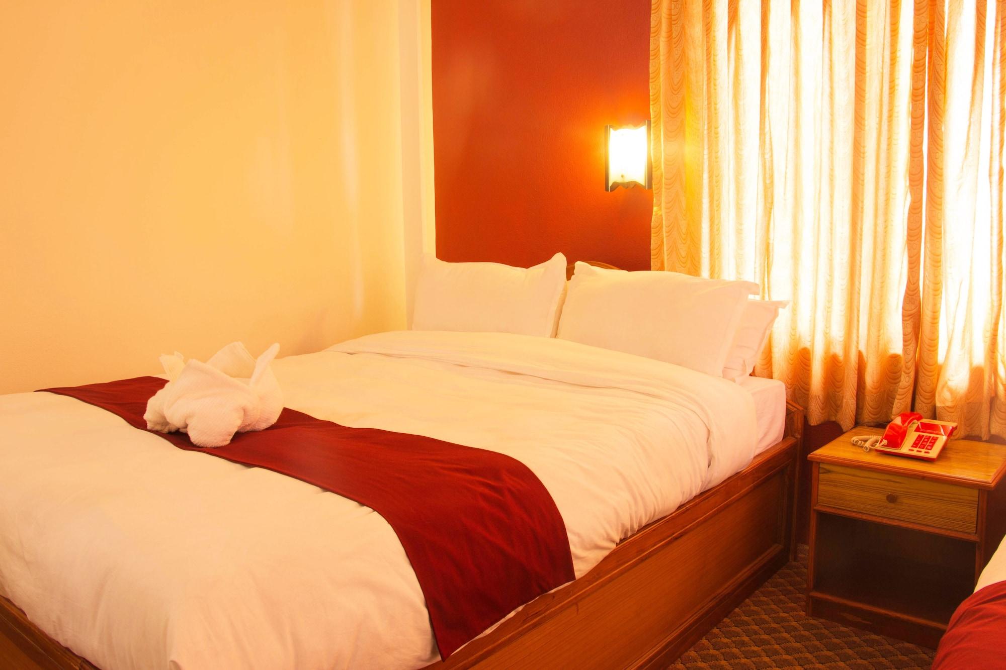 Hotel River Park Pokhara Exteriör bild