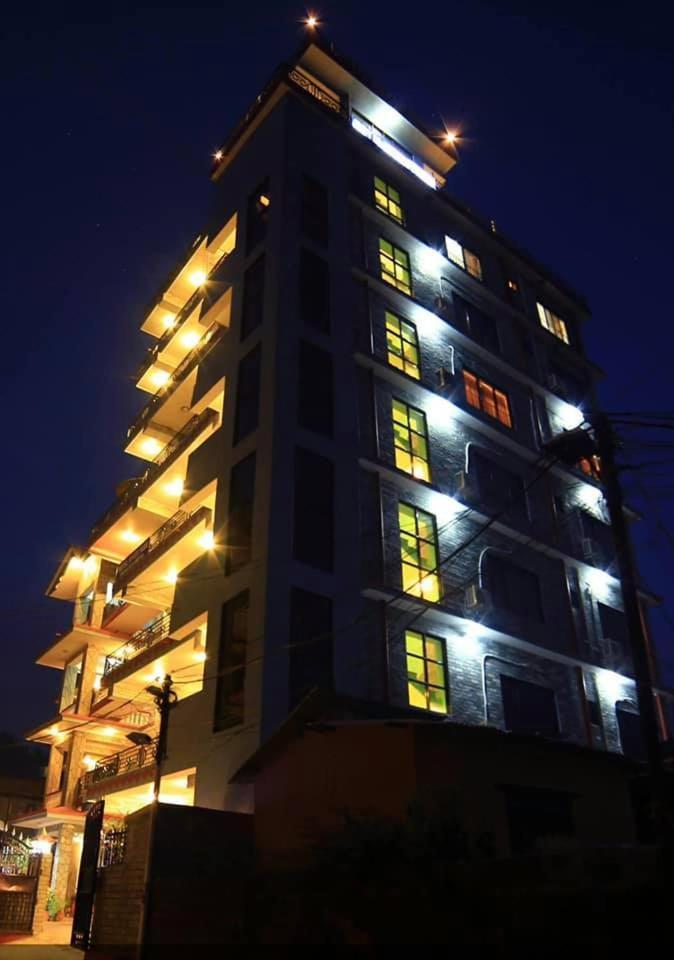 Hotel River Park Pokhara Exteriör bild