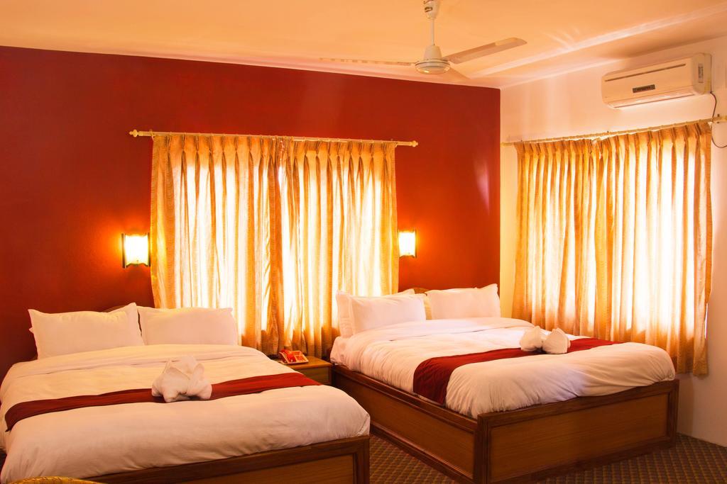 Hotel River Park Pokhara Exteriör bild