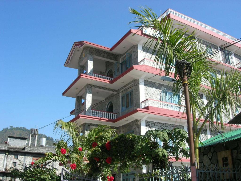Hotel River Park Pokhara Exteriör bild