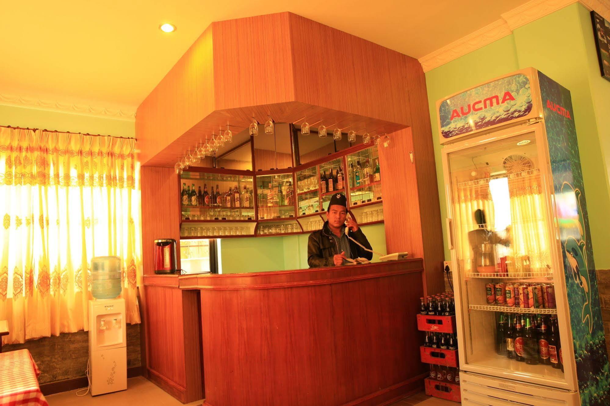 Hotel River Park Pokhara Exteriör bild