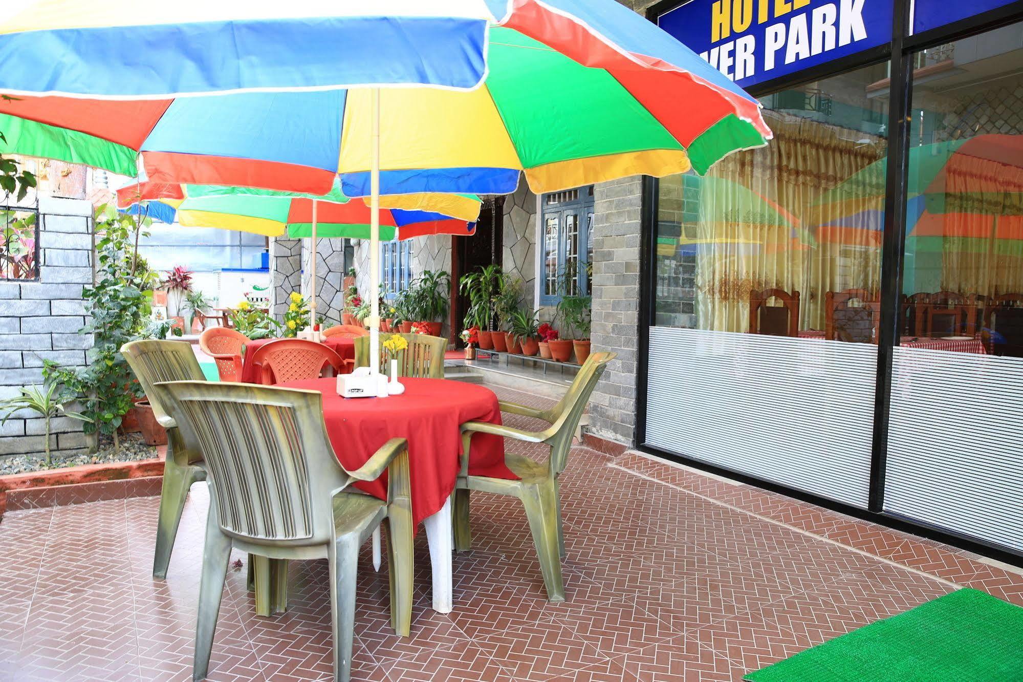 Hotel River Park Pokhara Exteriör bild
