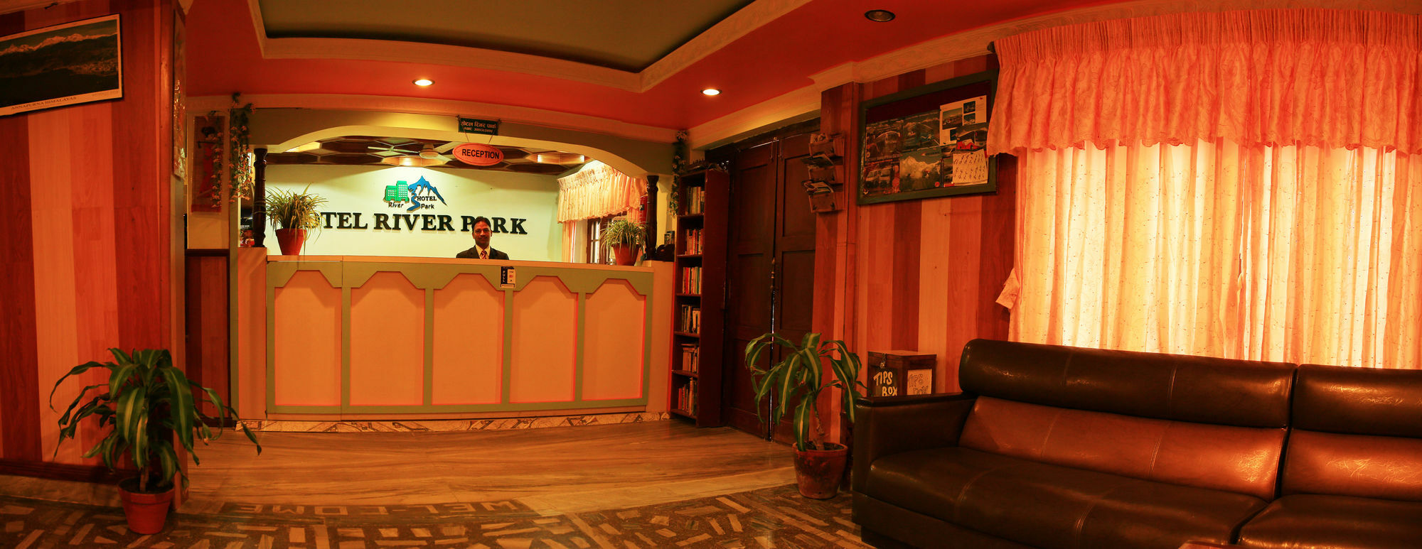 Hotel River Park Pokhara Exteriör bild