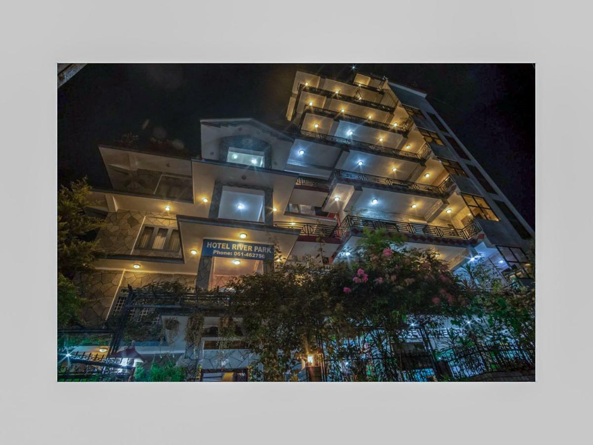 Hotel River Park Pokhara Exteriör bild