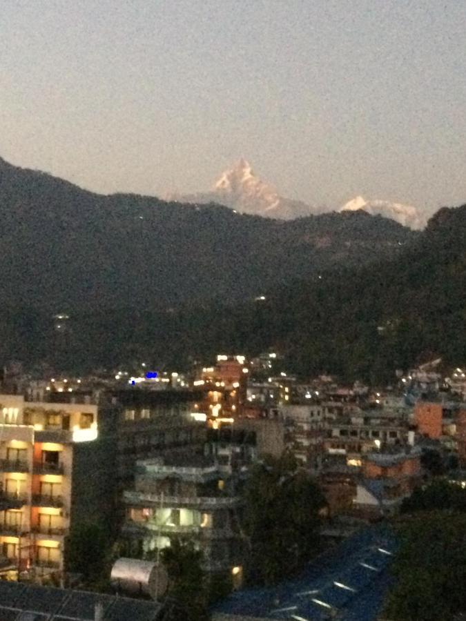 Hotel River Park Pokhara Exteriör bild