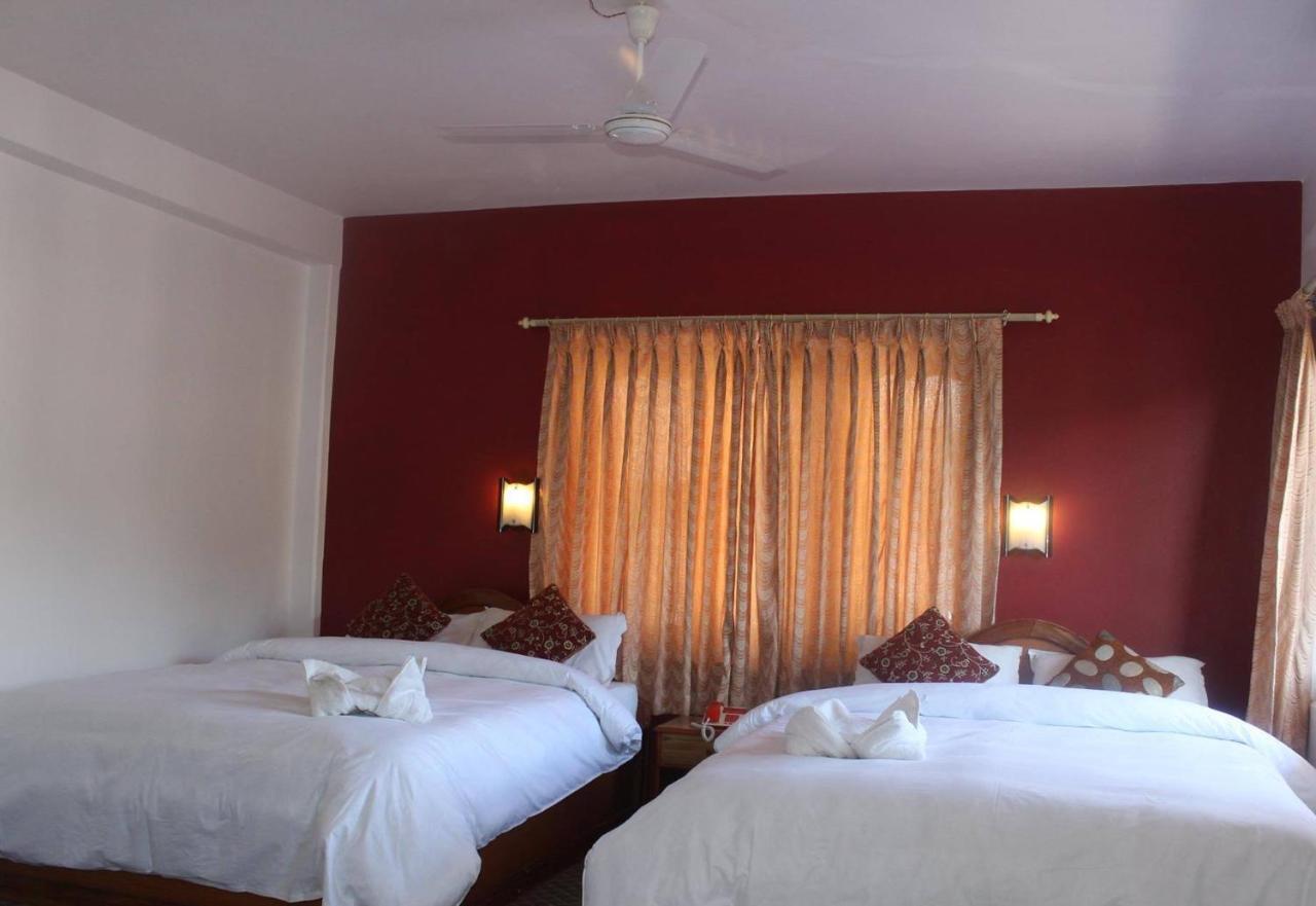 Hotel River Park Pokhara Exteriör bild